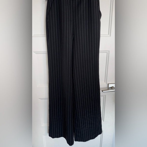 Lauren Ralph Lauren Black/White Pinstripe Wide Leg Jumpsuit Sleeveless V-Neck 2 - Picture 12 of 12